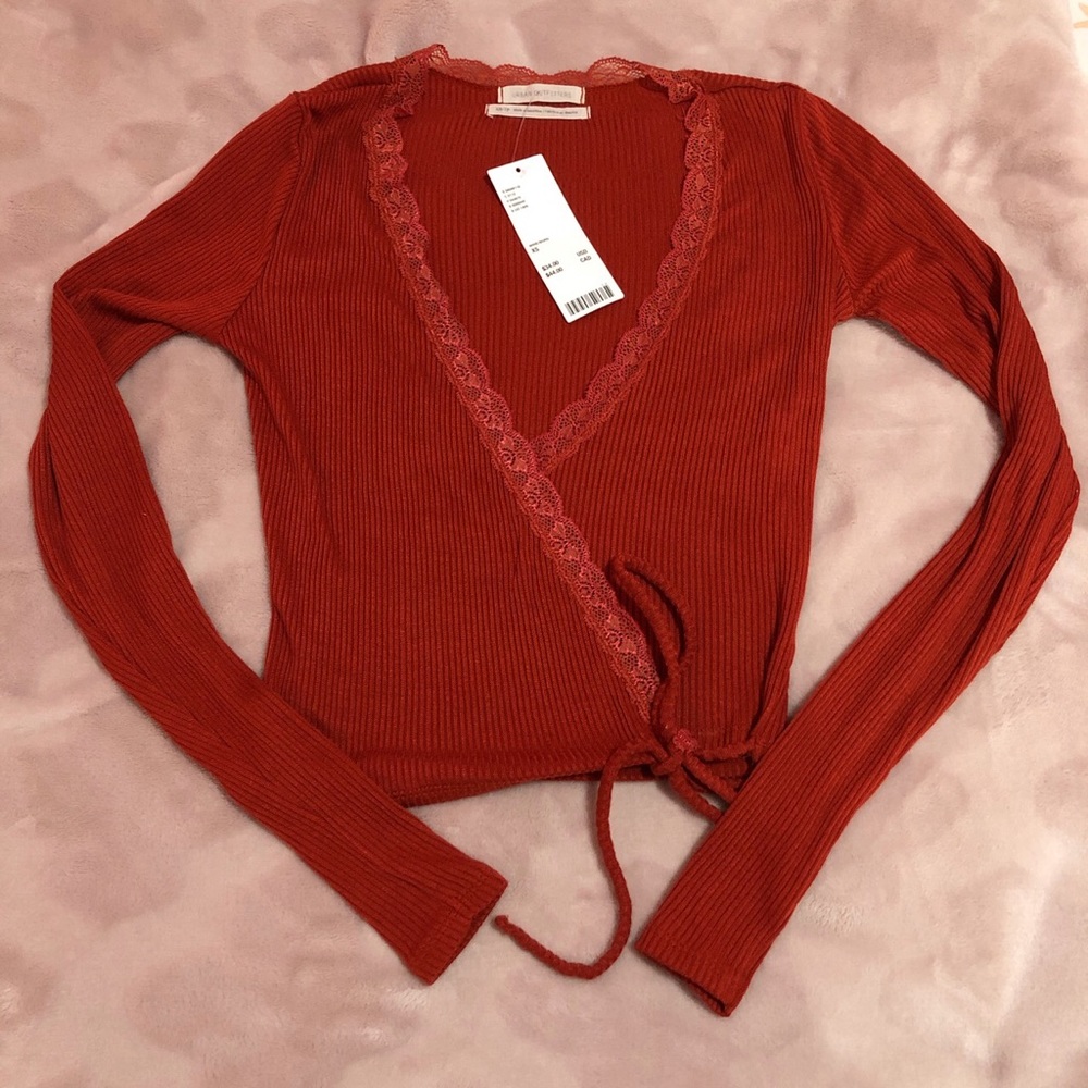 BRAND NEW Urban Outfitters Ribbed Lace Wrap Top